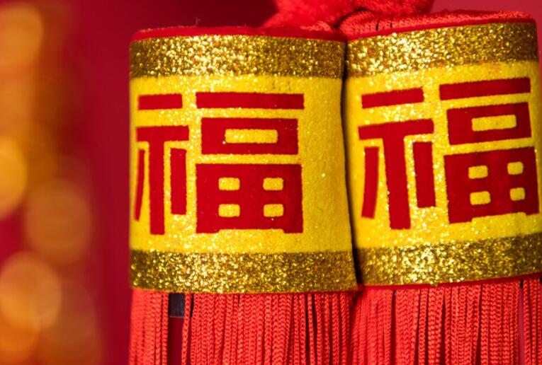 除夕的热闹场景一段话