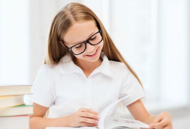 对男孩的寄语唯美句子文案