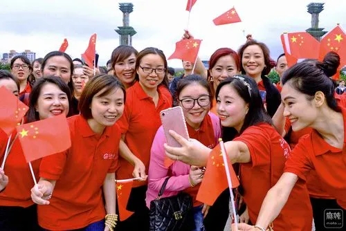 描写自豪的句子文案