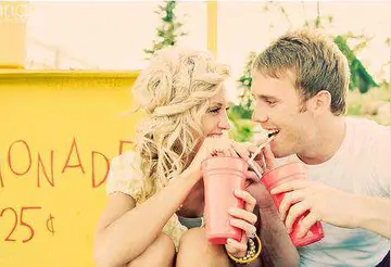 形容两个人感情好的句子文案