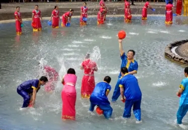 泼水节寓意的句子文案