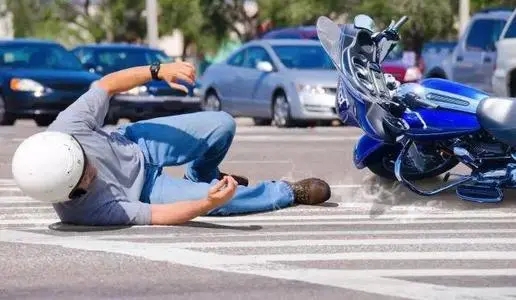 搞笑摔车句子文案