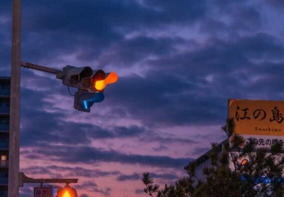 致自己早出晚归的句子文案