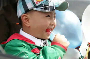 描写腼腆的句子文案