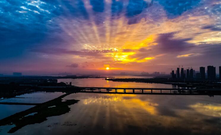 描写清晨的诗句文案