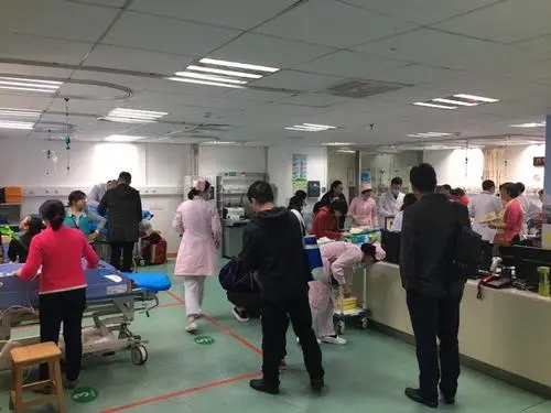 一句话形容急诊科室环境
