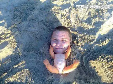 海边搞笑句子文案