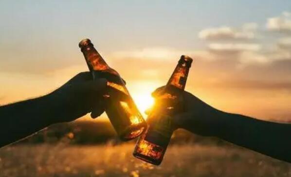 工作之间的友谊说说文案