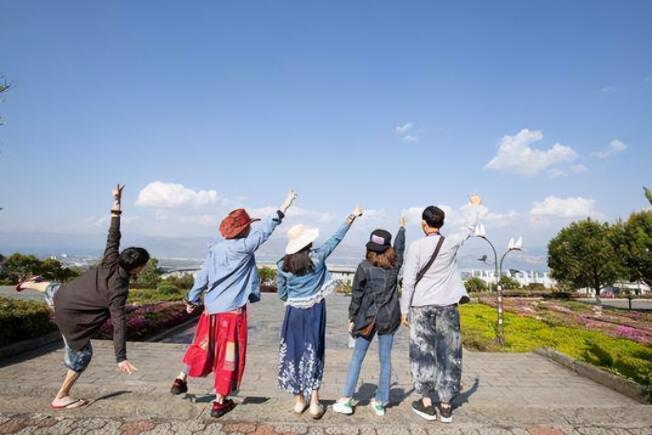 简单出去玩的心情说说文案