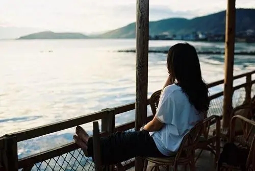 女人失眠可爱说说文案