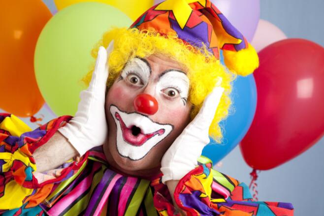 描写小丑的句子文案
