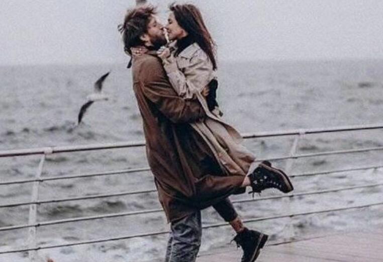 去见男朋友怎么发朋友圈