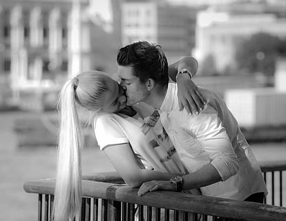 调侃秀恩爱的幽默句子文案