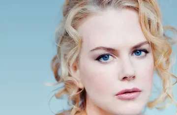 赞美眼睛迷人的句子文案