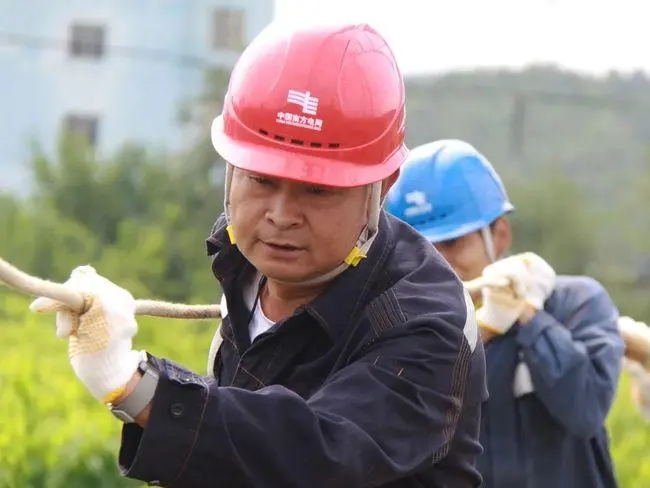赞美施工人员的句子文案