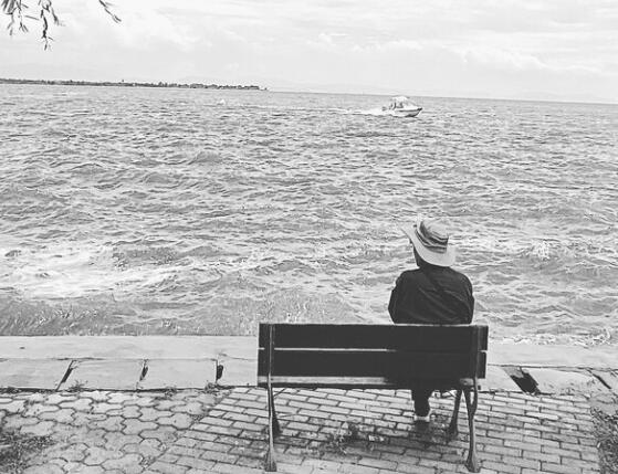 暗示自己没对象的句子文案