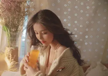 高情商女人发朋友圈说晚安