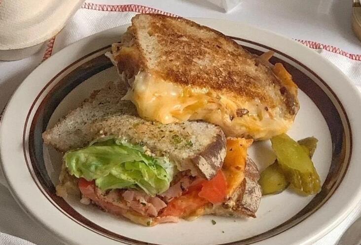 赞美自己厨艺的朋友圈