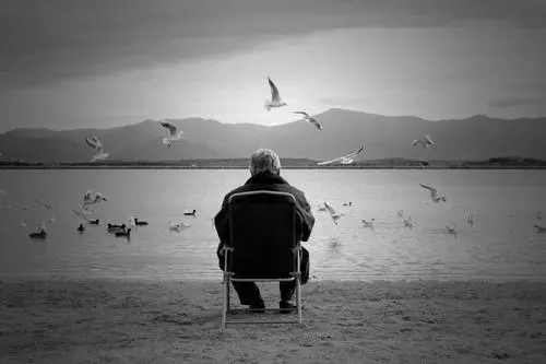 形容一个人走路的句子文案