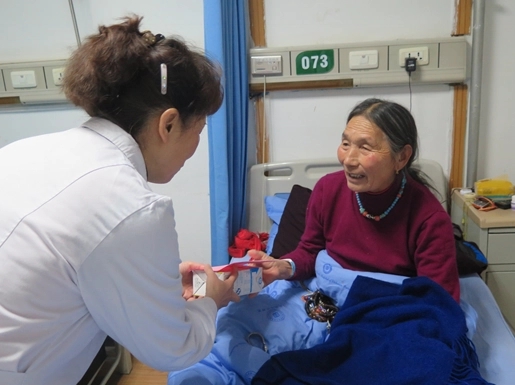 安慰病人家属的暖心话