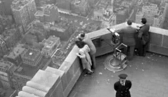 劝人别跳河的搞笑句子文案