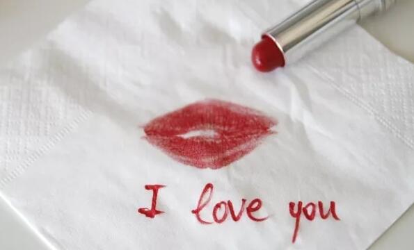 被吻全身的说说文案