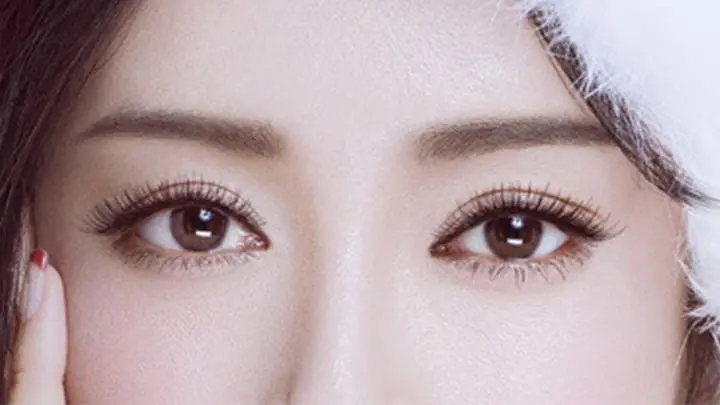 描写眼睛的优美句子文案