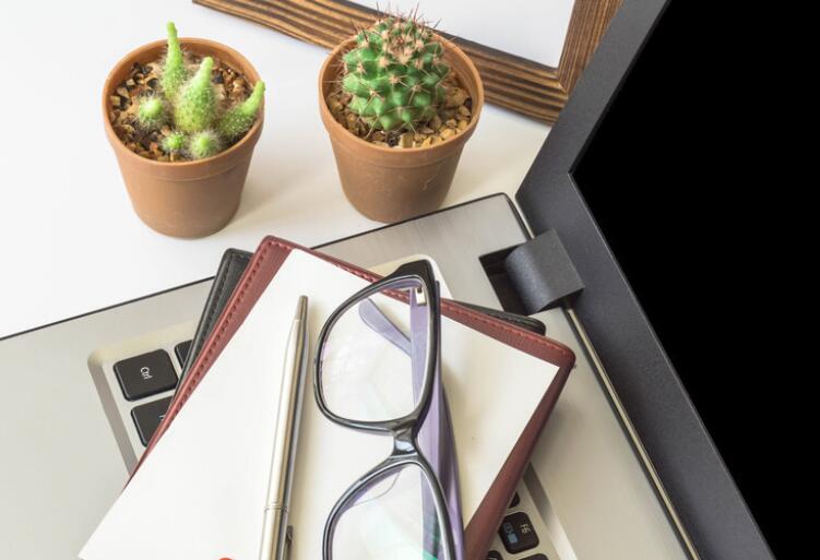 人必须靠自己个性签名