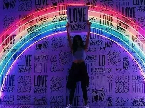 打卡网红店的说说句子文案