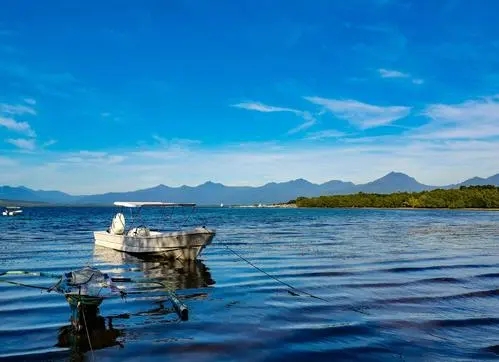 描写帆船的句子文案有哪些