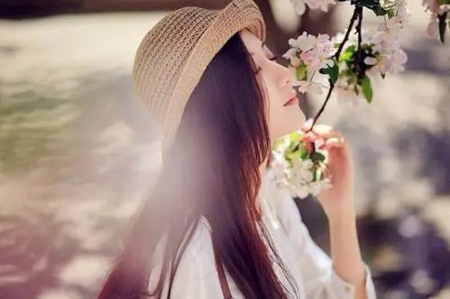 夸女子有才有实力的句子文案