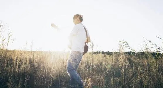 被束缚向往自由的句子文案