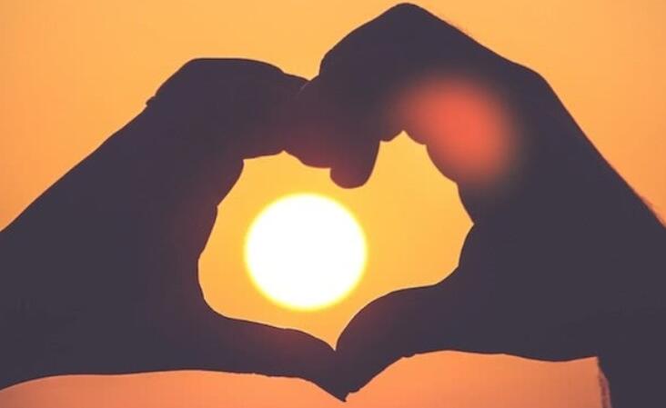 感情输给了现实的句子文案