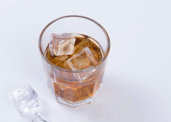 酒吧发朋友圈的语句文案