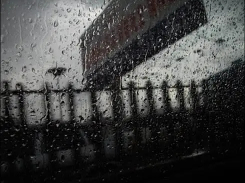 形容下大暴雨的诗句文案