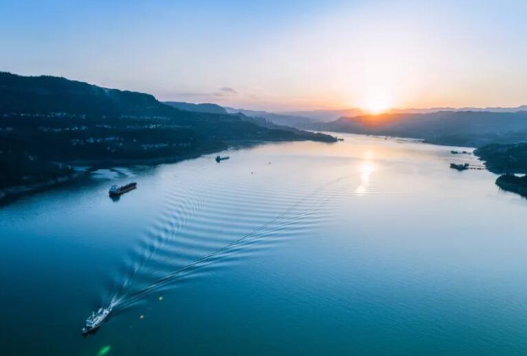 关于家国的诗词