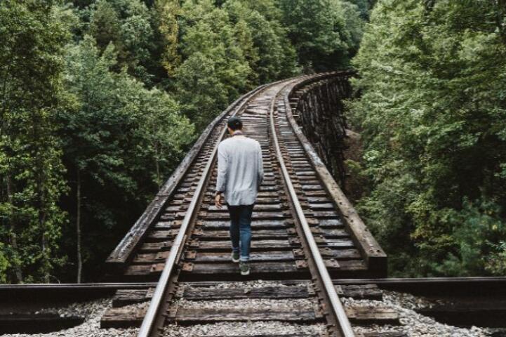 形容指明道路方向的句子文案