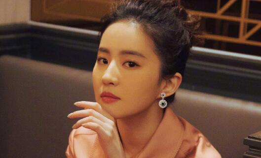 铂金耳钉寓意唯美的句子文案