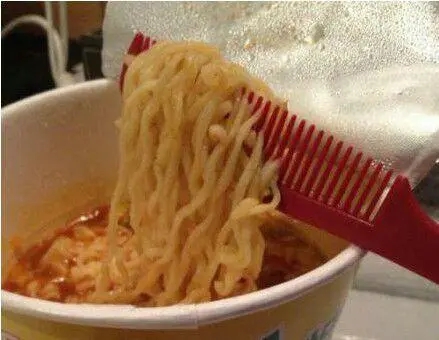 吃面的幽默朋友圈