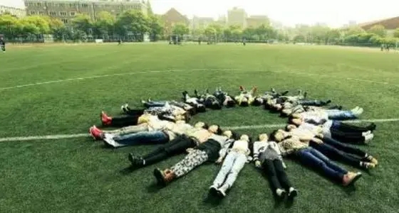 初见和再见的句子文案