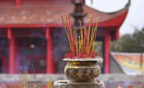 烧香拜佛求保佑的句子文案