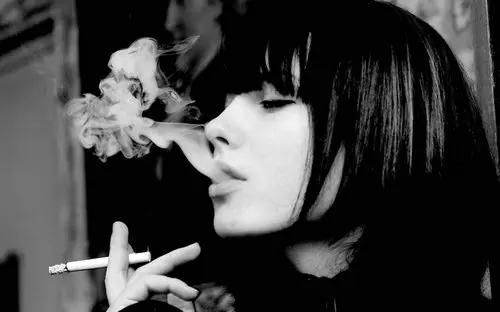 形容男人吸烟的唯美句子文案