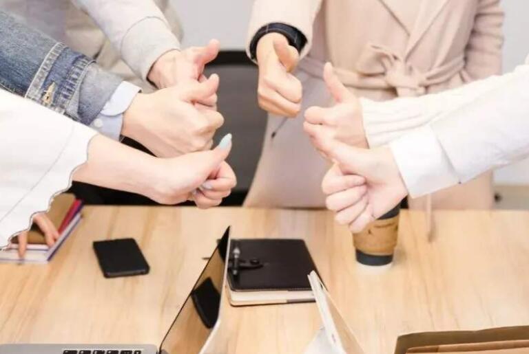 夸领导带领的好的句子文案