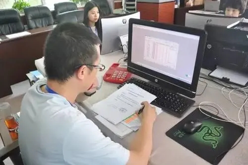 忙碌工作辛苦关心短信