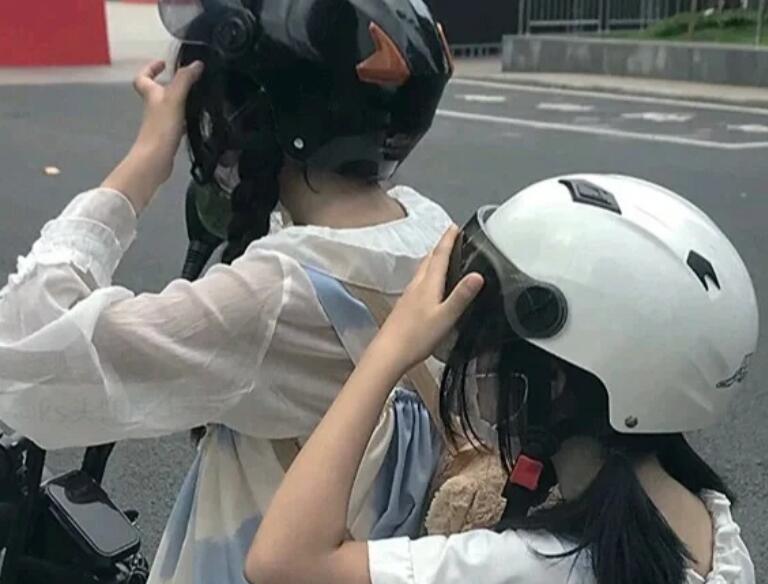 友情不散的短句八字