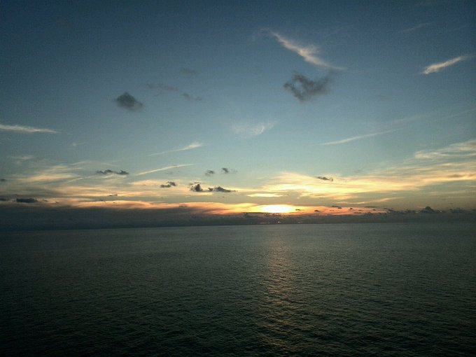 关于漂洋过海的诗句文案