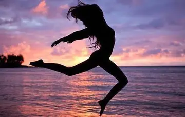 夸奖女人的幽默的句子文案