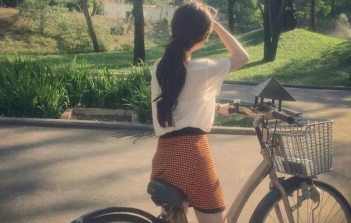 女人伸手要钱心情句子文案