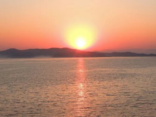 描写日出的诗句文案