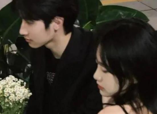 晒情侣照片恩爱的句子文案